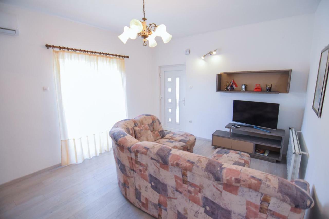 F-Holiday Apartment ซาดาร์ ภายนอก รูปภาพ
